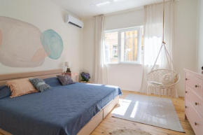 Little Perfection - Super King Size Bed - WiFi 200 Mbp Sofia